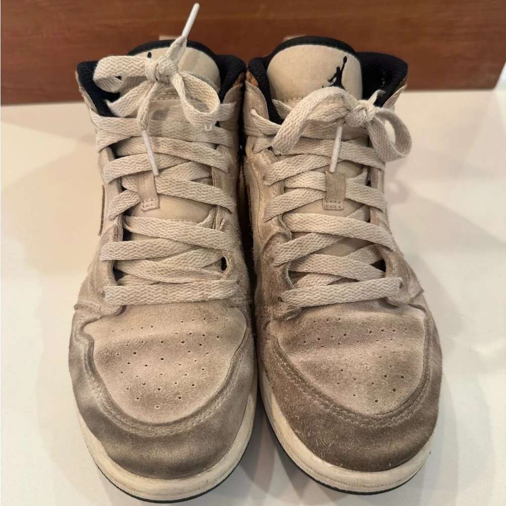 Air Jordan 1 Mid SE Safari Elephant Print Kids Sneakers, Size 2.5Y